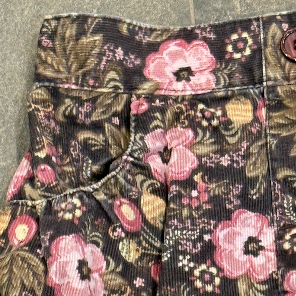 Cherokee corduroy skirt with floral pattern - Picture 2 of 4